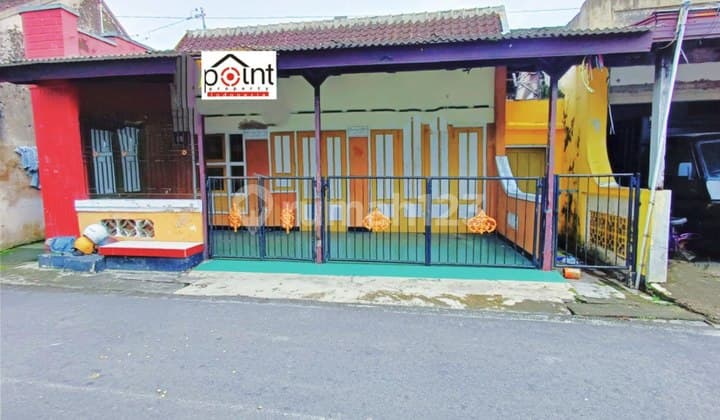 Strategic Second-Hand House in the Center of Solo City