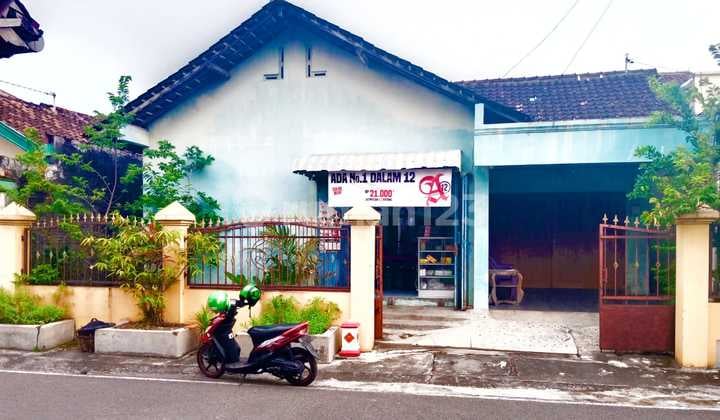 Rumah Plus Warung Usaha Dekat Tol Klodran Solo