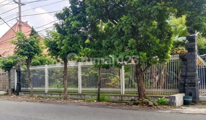 Strategic Road-side Yard Land