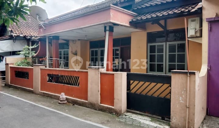 Rumah Second Terawat Dekat Ke Mall Solo Squre