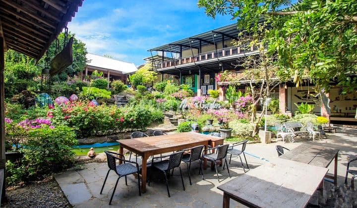 Resto Dan Ruang Usaha Aktif Luas Deket Ke Solo