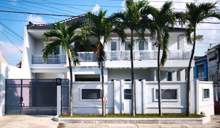 Rumah Mewah Hook 2 Lantai Dekat Ke Tol Klodran Solo