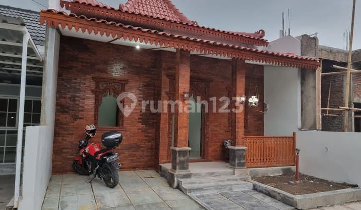 Rumah Cantik Unik Model Joglo Di Colomadu