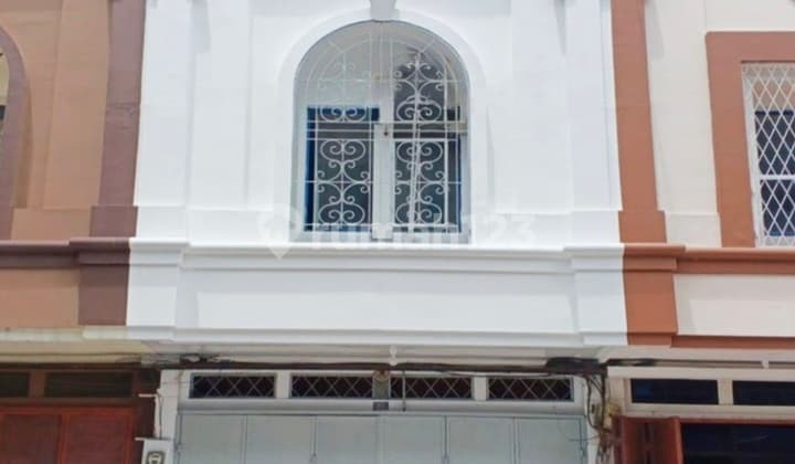 For Rent: 4-Storey 1000sqm Neat Shophouse, Suitable for Office, West Jakarta