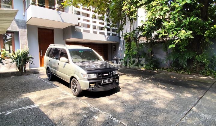 Disewakan Rumah Tenang Siap Huni Di Menteng.