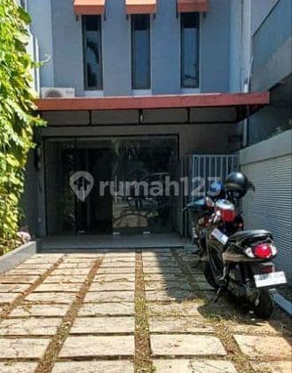 For Rent 2-Story House in Menteng.