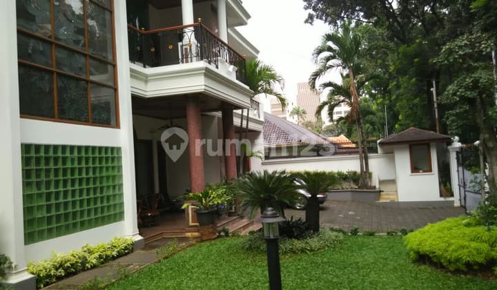 Rumah Luas Daerah Strategis di Jl Hang Leukir, Kebayoran Baru SHM - Sertifikat Hak Milik