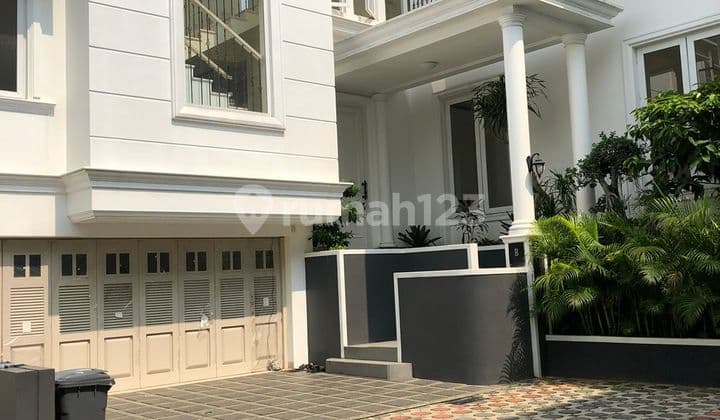 Rumah Cluster Strategis Ampera Jaksel 4 Kamar Tidur, Kolam Renang