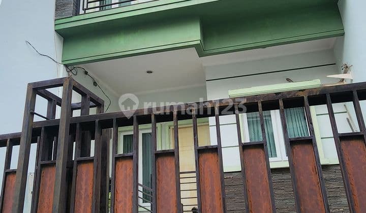 DIJUAL RUMAHKelapa Hibrida I
LT. 90 m2
LB. 188 m2 3
SHM
5500 WATT
6X15 M2 Bagus