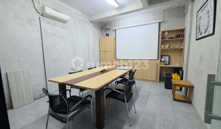 Ruko Furnished 3 Lantai Di Cikini Raden Saleh Jakpus Lokasi Strategis