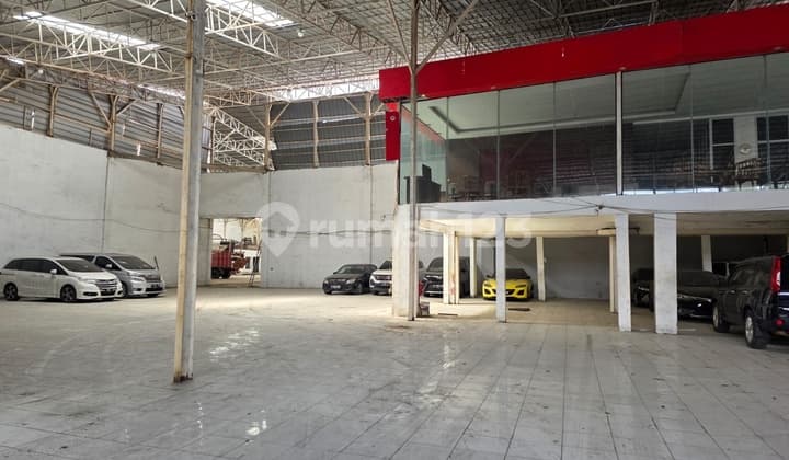 Dibawah Njop! Bekas Showroom Mobil Lokasi Strategis Dekat Bandara