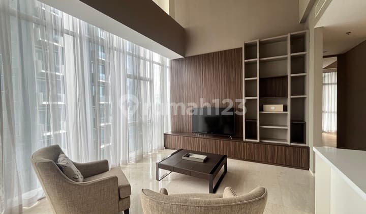 Dijual Apartemen Saumata Suites - Loft 2 Lantai, Luas 186 M², Private Lift
