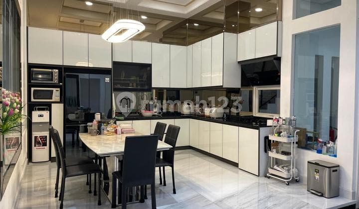 For Sale Rumah Mewah 4 Lantai Villa Artha Gading - LT 294M², LB 900M², Karaoke Room, SHM