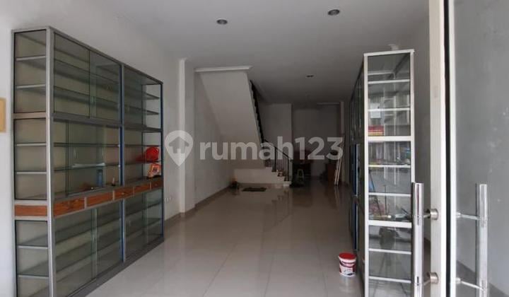 Rukan 3 lantai, lokasi strategis, jalan utama , Green Village di Cipondoh, Tangerang, Banten