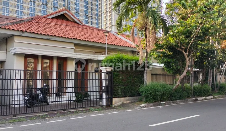 Dijual Rumah di Jalan Salemba, Jakpus