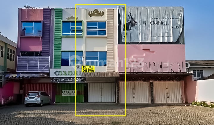 Jual Ruko 3 Lantai Pinggir Jalan di Enggal
