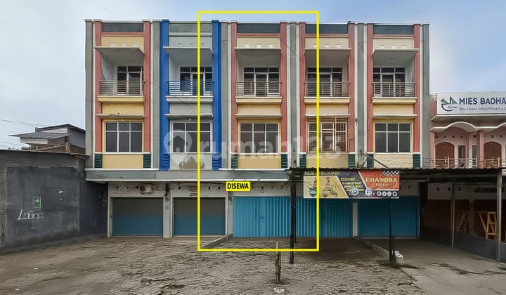 3-Story Shop House for Rent by the Roadside in Way Halim