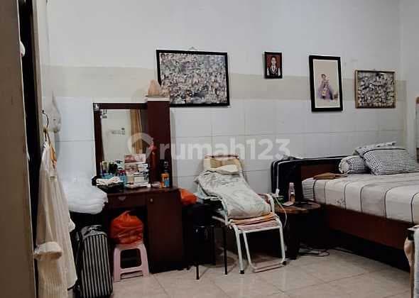 Quick Sale 3-Story House in Tanjung Duren, West Jakarta