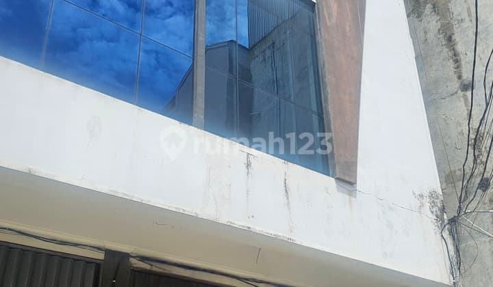 4-Story Shop House Suitable for Office in City Center