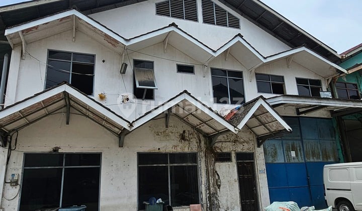 Gudang Strategis Di Tengah Kota Balikpapan