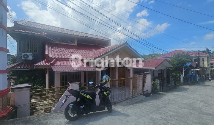 rumah cantik minimalis di kompleks PGRI Ruhui