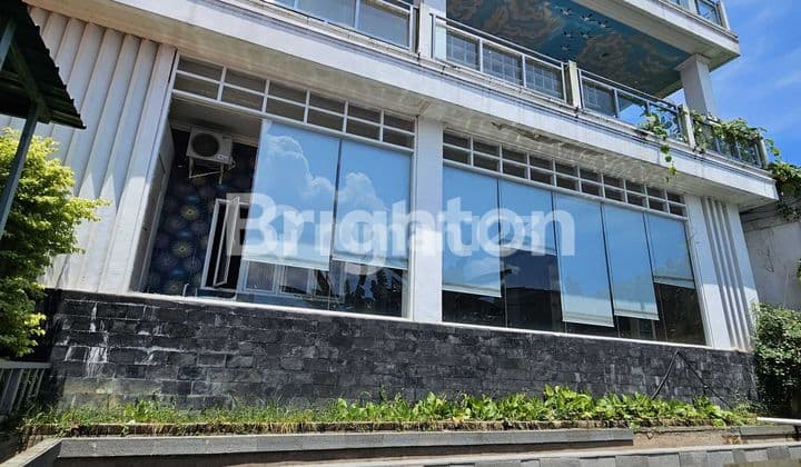 rumah besar view city di tengah kota balikpapan