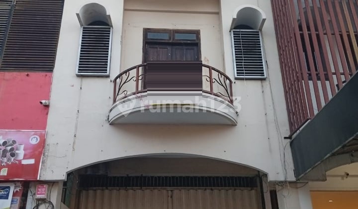 Strategic Ruko Gwalk Citraland on the main road. Strategic Ruko Gwalk Citraland on the main road.