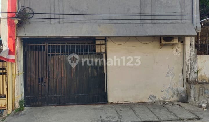 Rumah Tambak Adi Surabaya Pusat Strategis Siap Huni