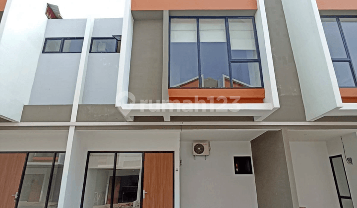 Rumah Baru Daerah Jalan Karya, Siap Huni, Medan Helvetia