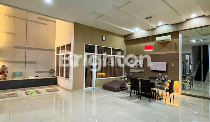 Rumah Komplek Cemara Asri, 3,5 Tingkat, Siap Huni, Semi Furnished