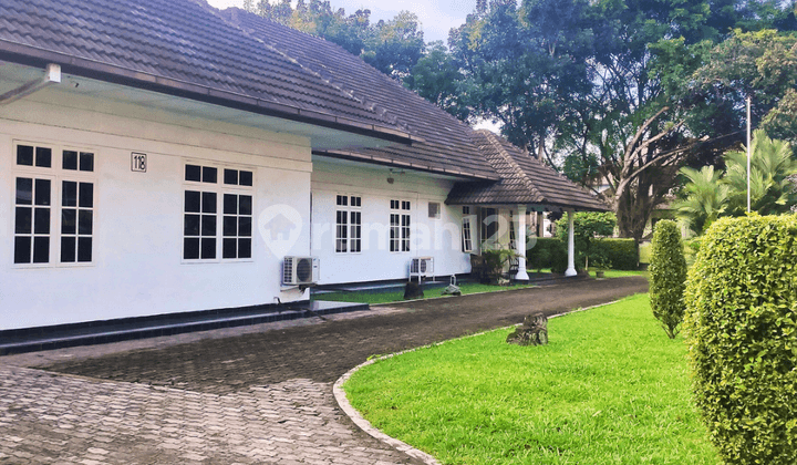 Hot Property. Spacious Hook House. Jl. Teuku Cikditiro. Elite Area.
