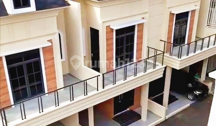 Vrederick Haus. New House Ready to Occupy. New Medan. Sei Tungtung St.