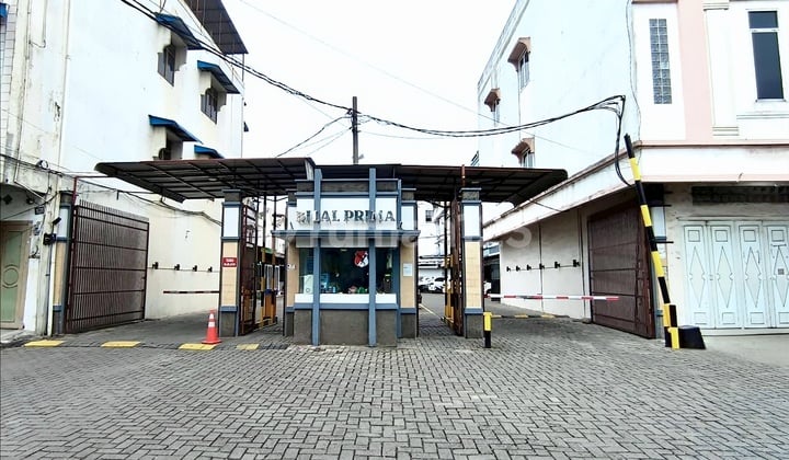 Komplek Bilal Prima. Jl. Bilal. Krakatau. Security 24 Jam.