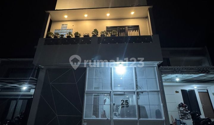 Rumah 4 Lantai Furnish Siap Huni Harga Terbaik