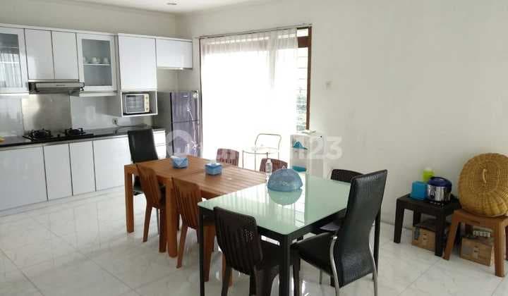 Rumah 2 Lantai Siap Huni Cocok untuk Usaha di Mainroad Dago