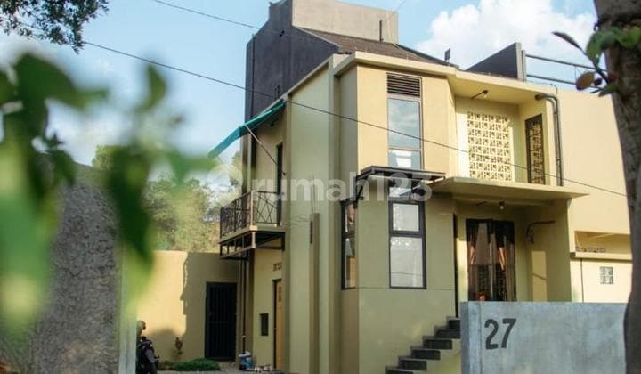 Rumah 3 Lantai Siap Huni di Ciwaruga Suasana Sejuk Harga Terbaik