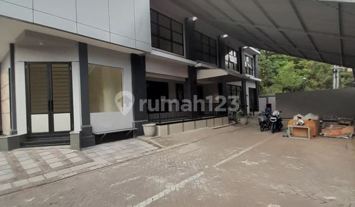 Gedung Darmo Bavarian Surabaya Dekat Sport Center