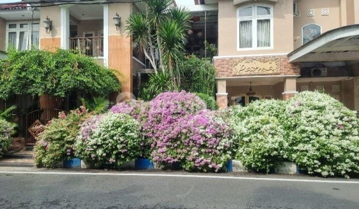 Rumah Mewah Jl Raya Taman Indah Menanggal Surabaya