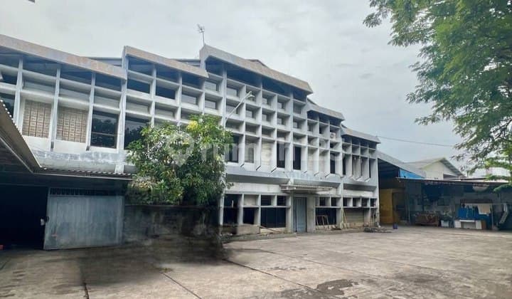 Gudang Area Komersil Jalan Raya Kenjeran Surabaya Dekat Merr