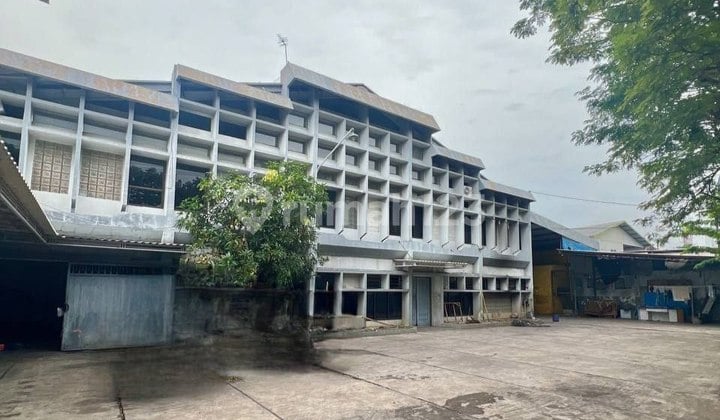 Gudang Area Komersil Jalan Raya Kenjeran Surabaya Dekat Merr