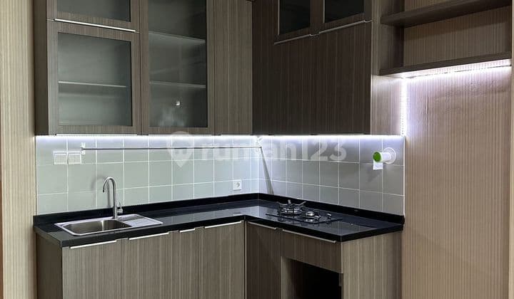 Semi Furnished 2Br Condominium Murah Uk 77 M²