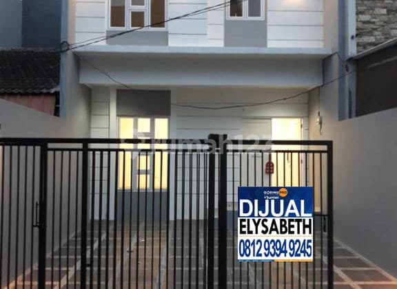Harus Terjual Cepat, Rumah 3 Lantai di Kelapa Gading, Bagus