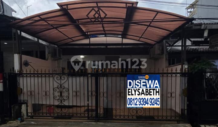 Disewakan Rumah 1,5 LT, Dekat Mal Kelapa Gading, Strategis, Bebas Banjir