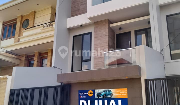 Quick Sale New House, 3.5 Floors, Flood-Free, 2 Car Row, Sunter