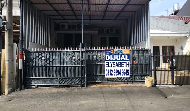 For Quick Sale: 1.5-Story House, 90 m², 2-Car Row, East Facing, Kelapa Gading