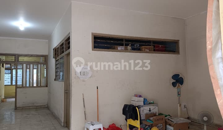 Tanah Abang Rumah Tua Dalam Komplek Perumahan