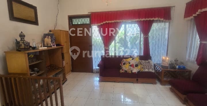 Rumah Minimalis di Setra Duta Dekat Patung Tangan