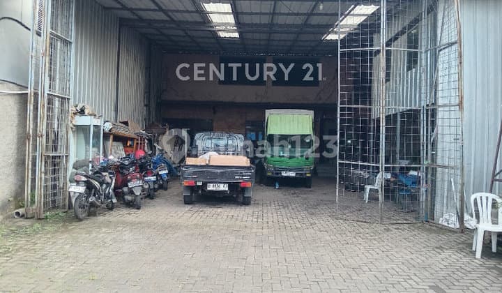 Quick Sale Warehouse on Mainroad Caringin Near Kopo