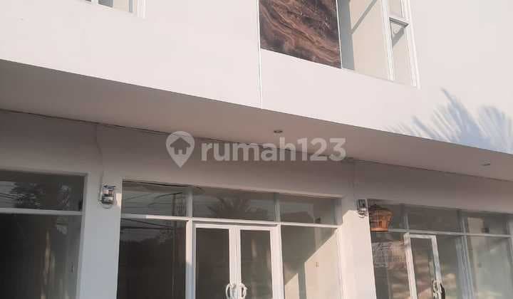 Strategic Shop House on Main Road Cisaranten Bandung