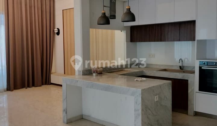 Rumah Brand New 3.5 Lantai Ada Lift Semi Furnished Cocok untuk Tempat Tinggal, Klinik Kecantikan, Klinik Gigi Lokasi Strategis di Kedoya Jakarta Barat